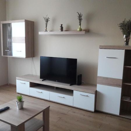 Studio+19 Apartman Kazincbarcika Exterior foto