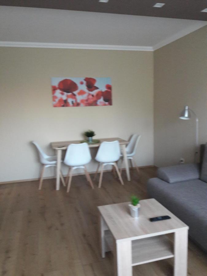 Studio+19 Apartman Kazincbarcika Exterior foto